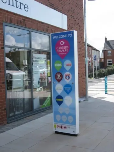 Medium totem sign for retail mark