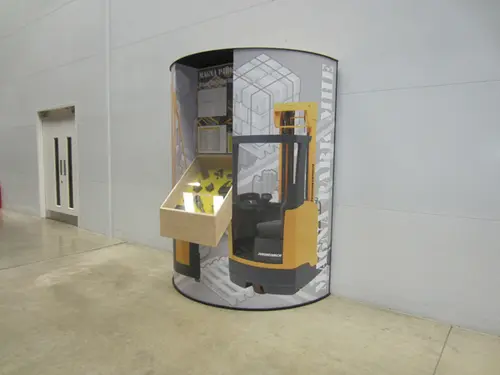 Exbibition stand with display